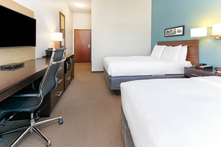 2 Queen Beds (4 of 8)