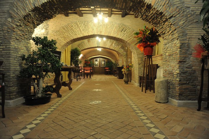 Ballroom/Hall 34 of 53