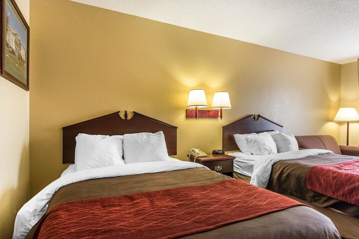 2 Double Beds (9 of 9)