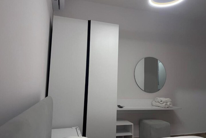 Room 4 of 71