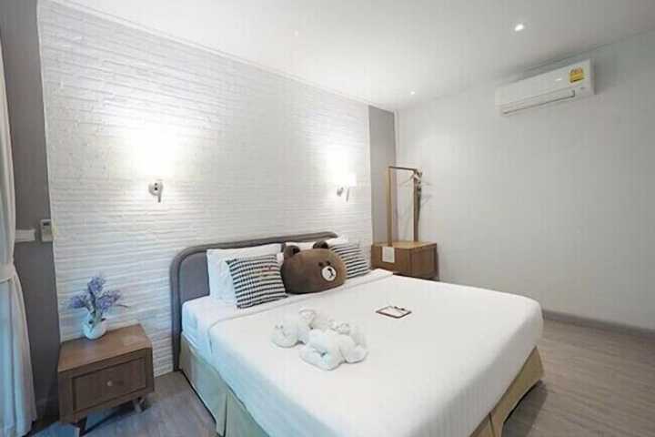 Room 4 of 194