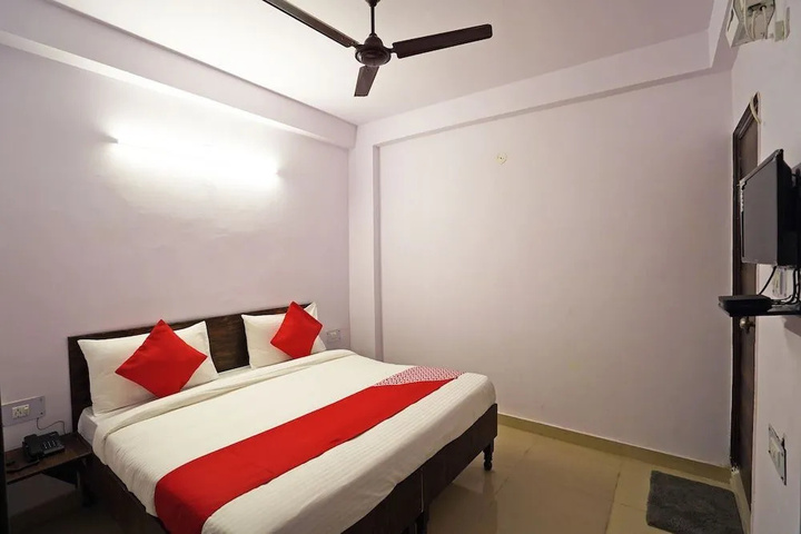 Room 2 of 11