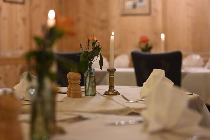 Dining 66 of 77