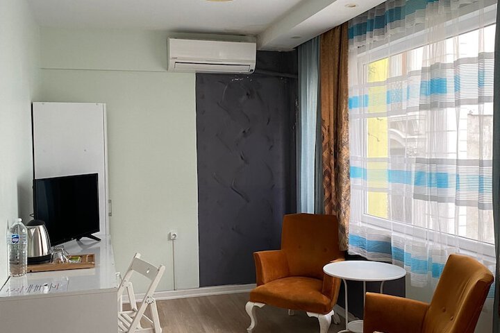 Room 16 of 23