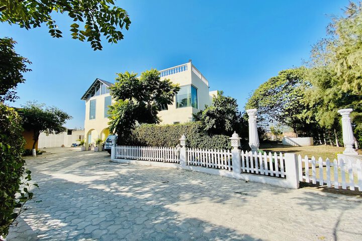 Spring Gardens & Farmstay