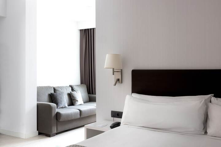 Room 14 of 42