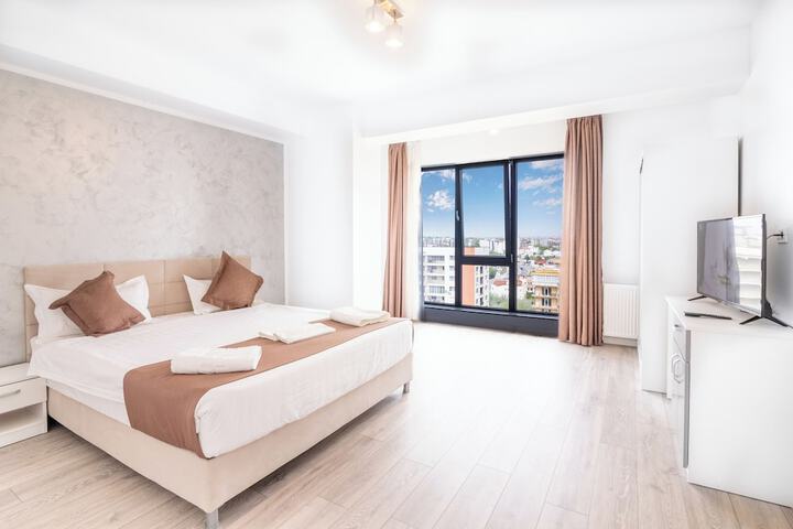Room 8 of 34