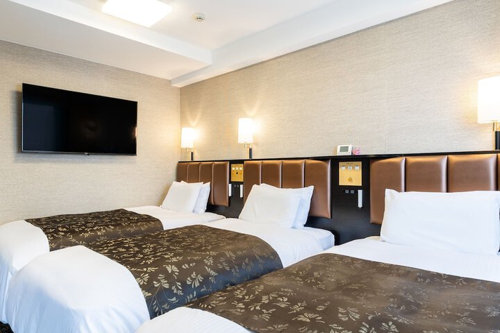 Room 7 of 25