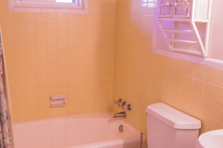 Room 9 of 10