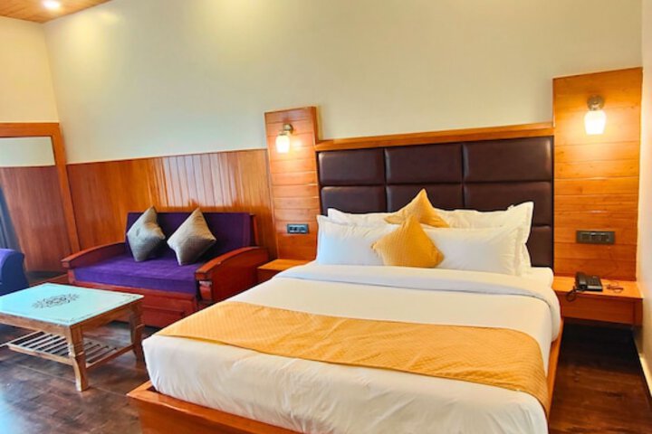 Room 19 of 28