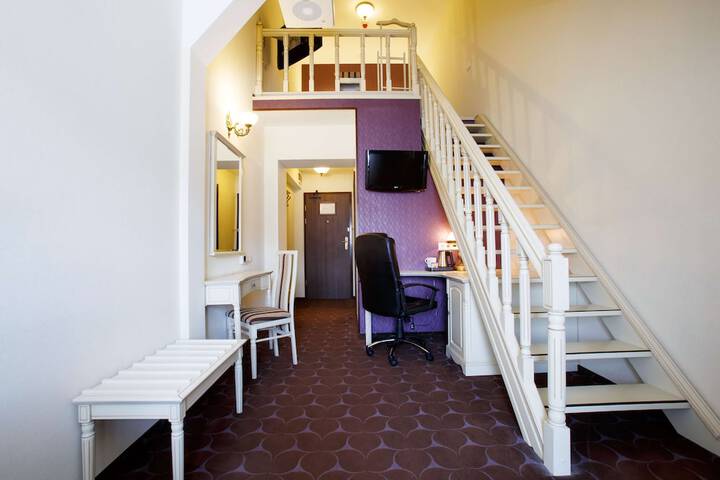Room 14 of 28