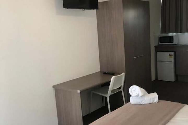 Room 2 of 19