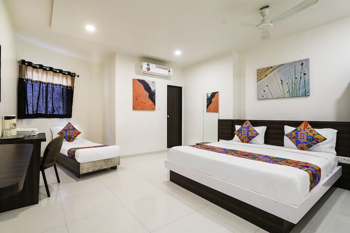 Room 12 of 34