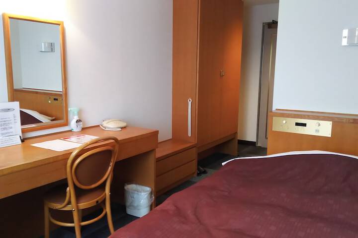 Room 10 of 62