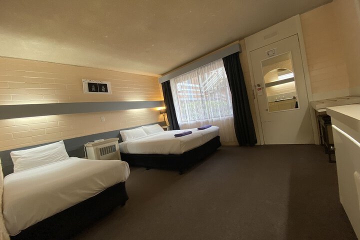 Room 6 of 36