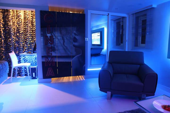 Room 28 of 76