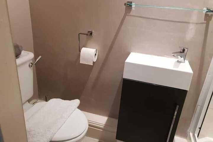 Room 10 of 32