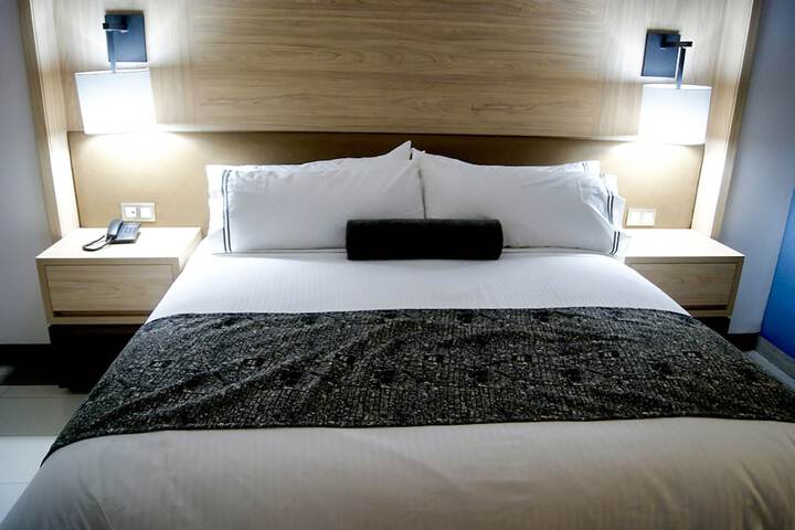 Room 8 of 79