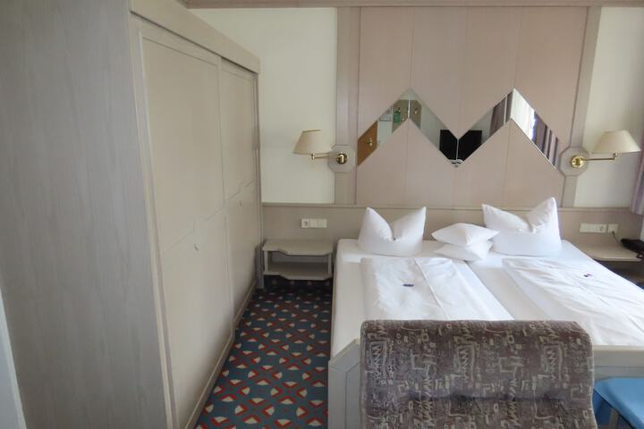 Room 12 of 45