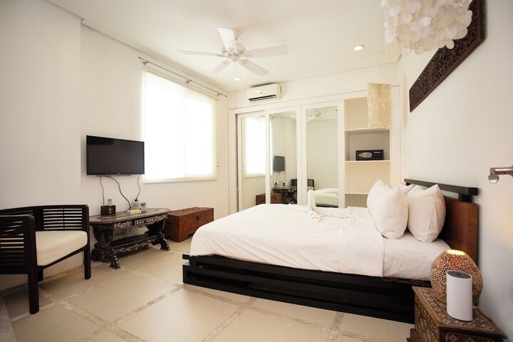 Room 45 of 208