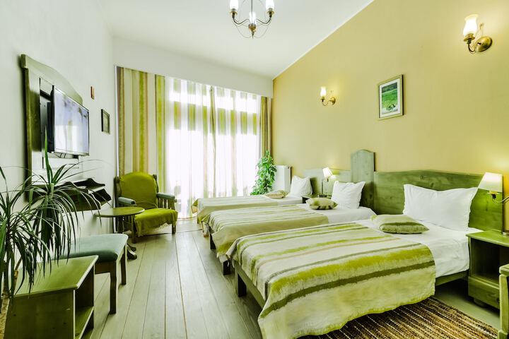 Room 9 of 36