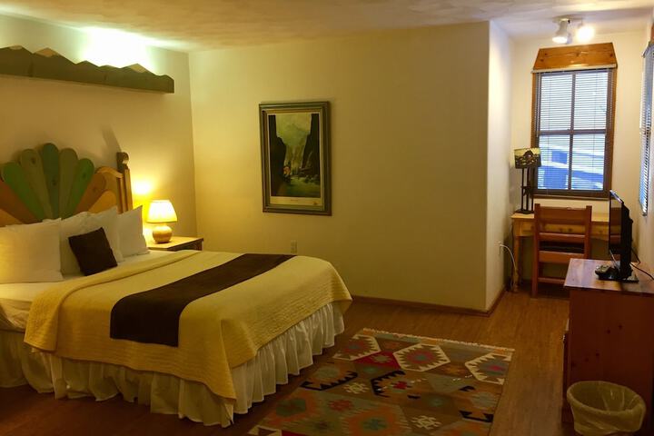 Room 13 of 82
