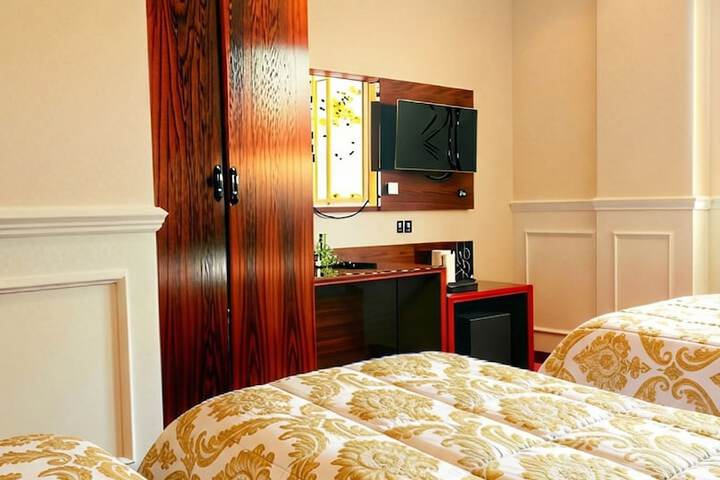 Room 30 of 77