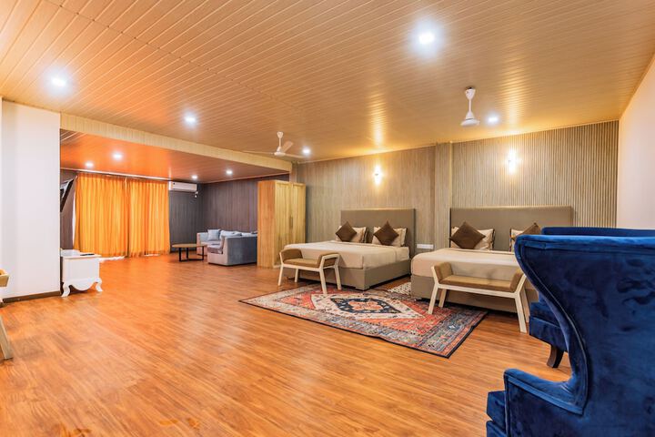 Room 10 of 74