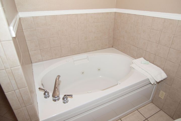 Hot Tub 35 of 68