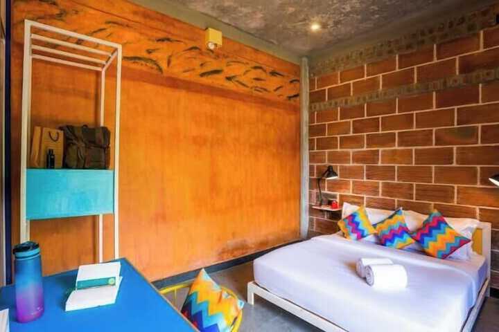 Room 17 of 29