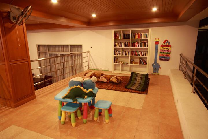 Room 52 of 83