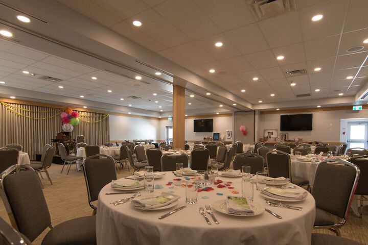 Ballroom/Hall 56 of 72