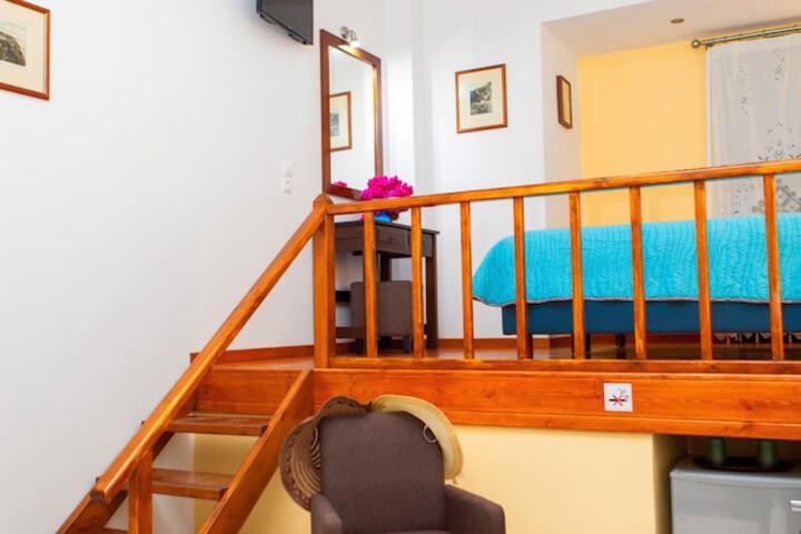 Room 15 of 108