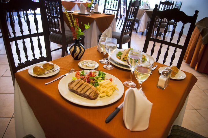 Dining 39 of 67