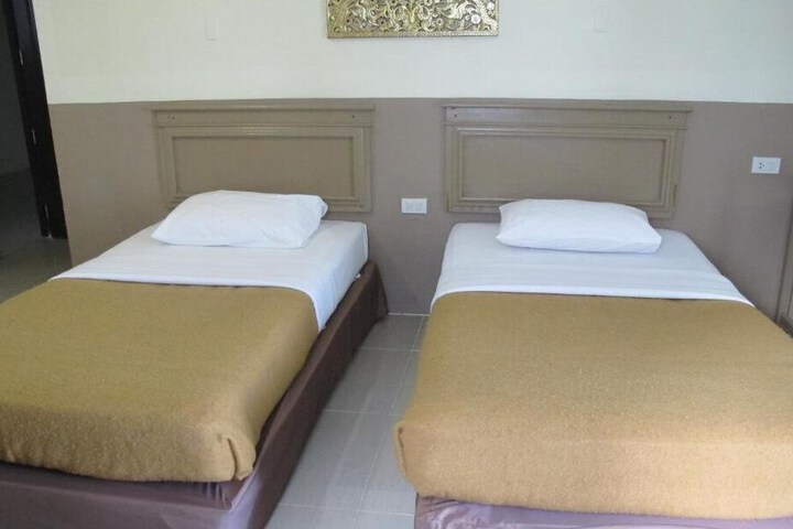 Room 21 of 32