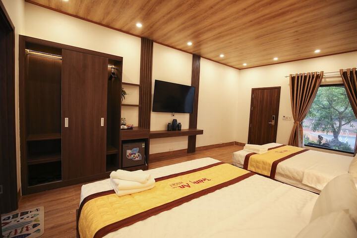 Room 8 of 20