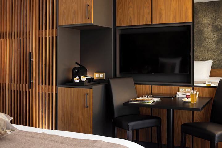 Room 12 of 52