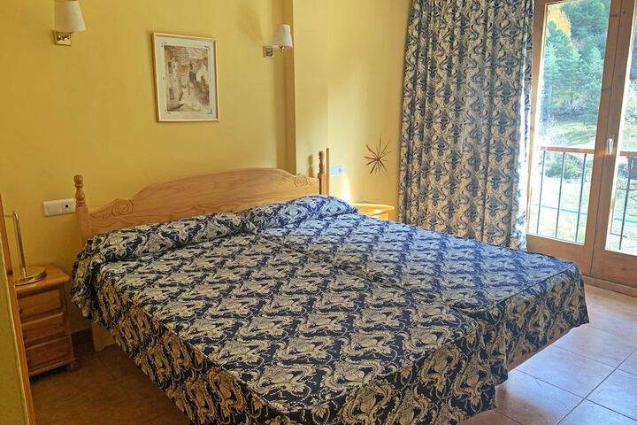 Room 6 of 36