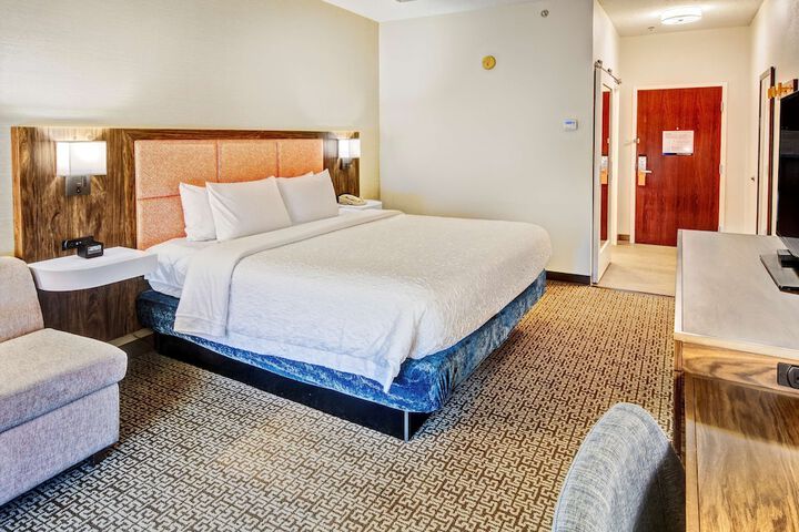 Room 9 of 29