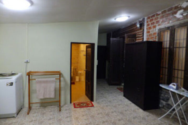 Room 10 of 21