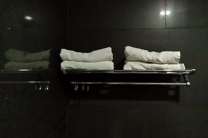 Room 33 of 68