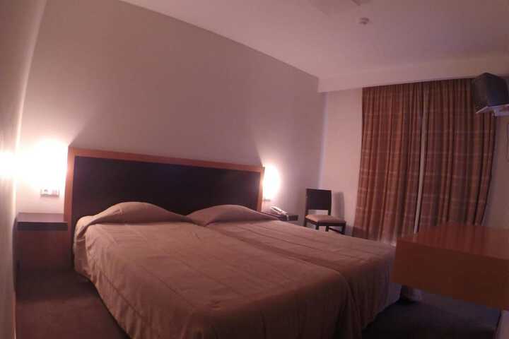 Room 14 of 43