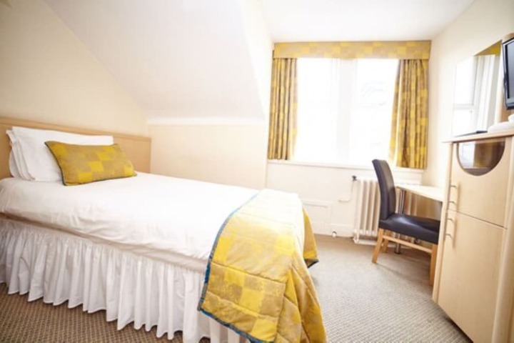 Room 14 of 72