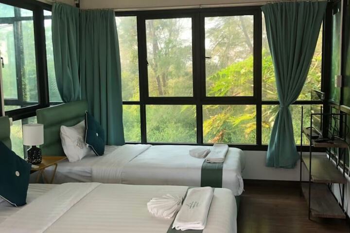 Room 2 of 27