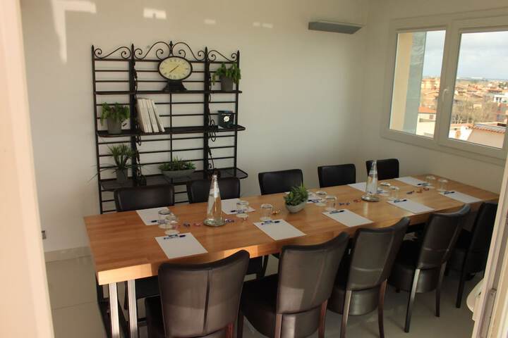 Dining 40 of 64