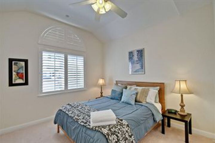 Room 9 of 23