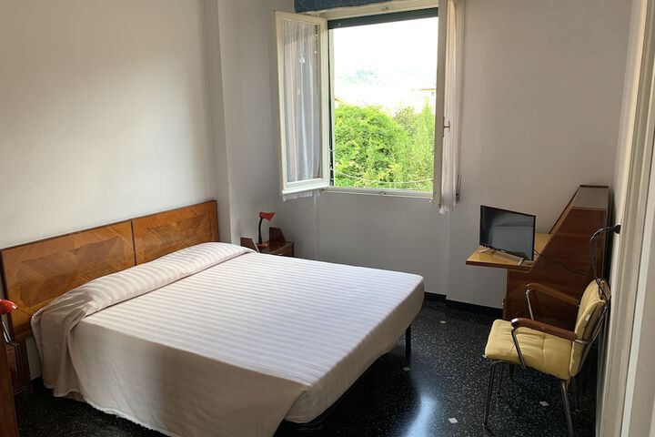 Room 11 of 40