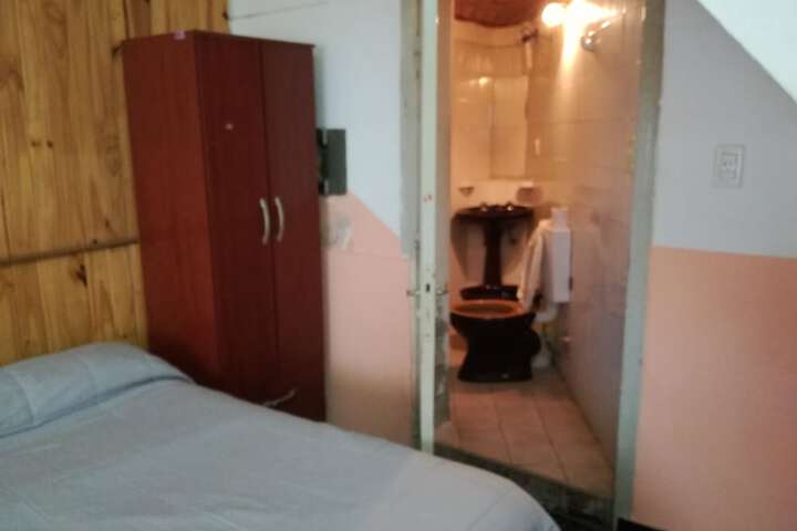 Room 25 of 39