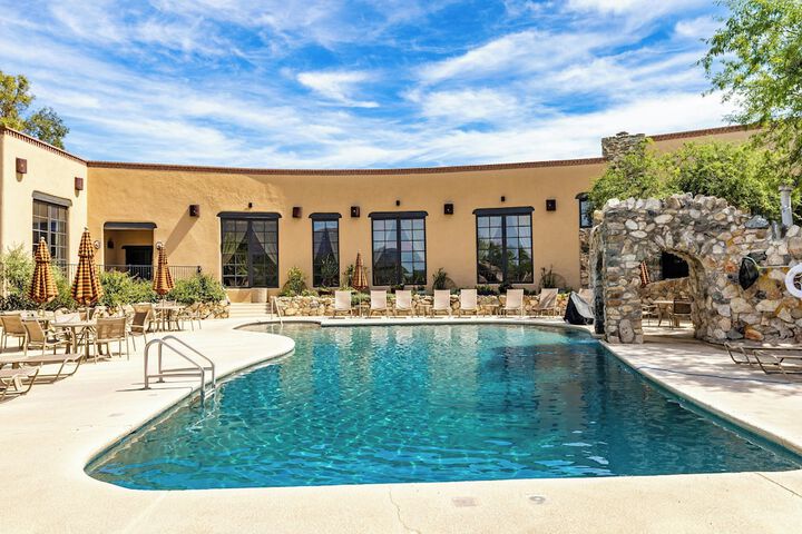 Pool 110 of 228