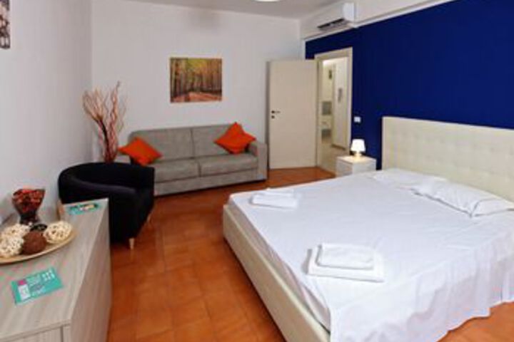 Room 10 of 22